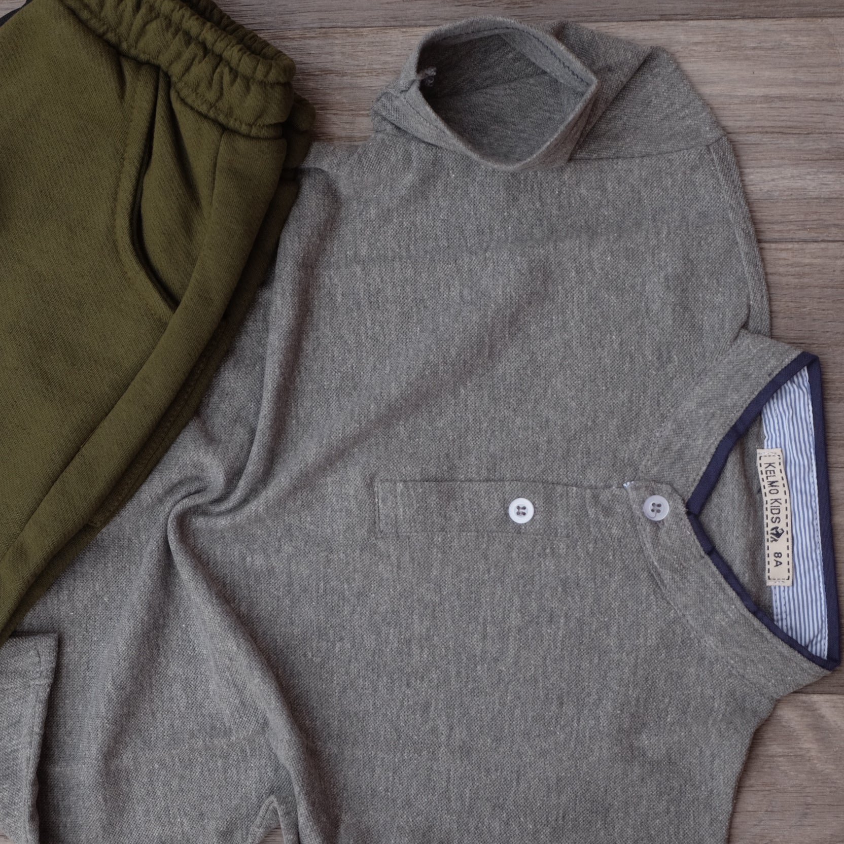 Ensemble Enfant Short Kaki + Polo Gris Chine Clair