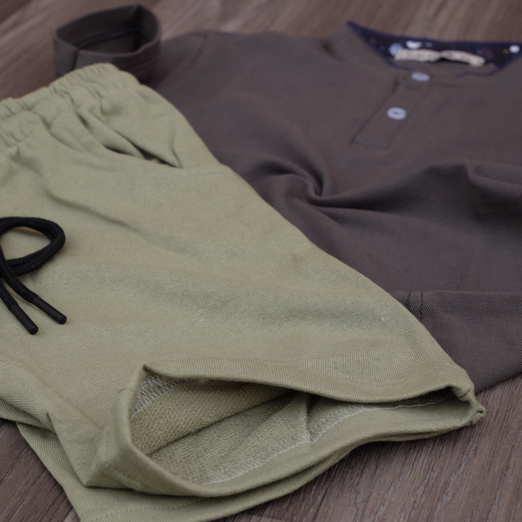 Ensemble Enfant Short Vert Asperge + Polo Gris Fonce