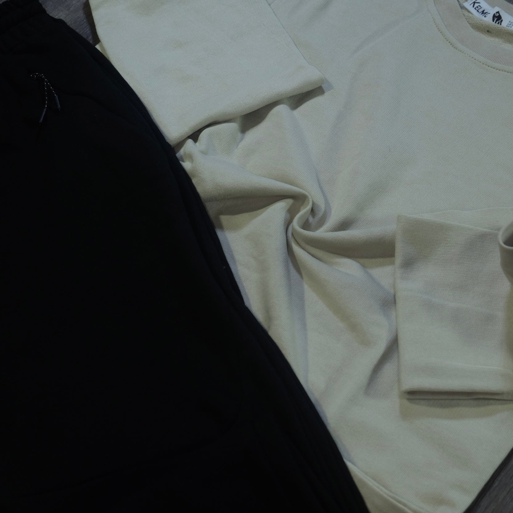 Ensemble Jogging  Beska Noir + Sweat Beige