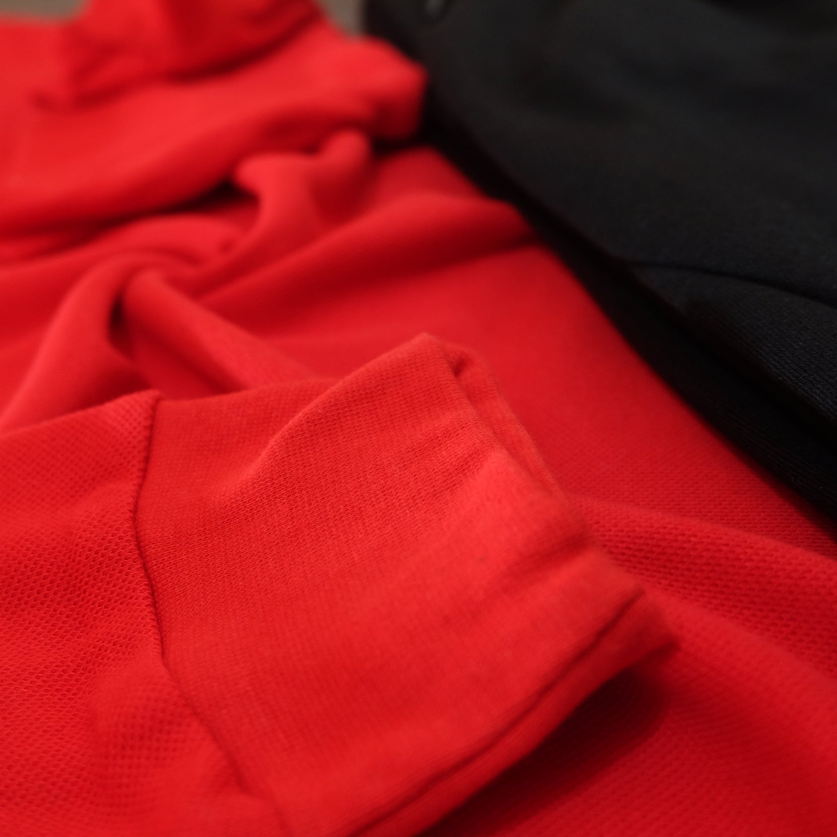 Ensemble Jogging  Beska Noir + Sweat Rouge