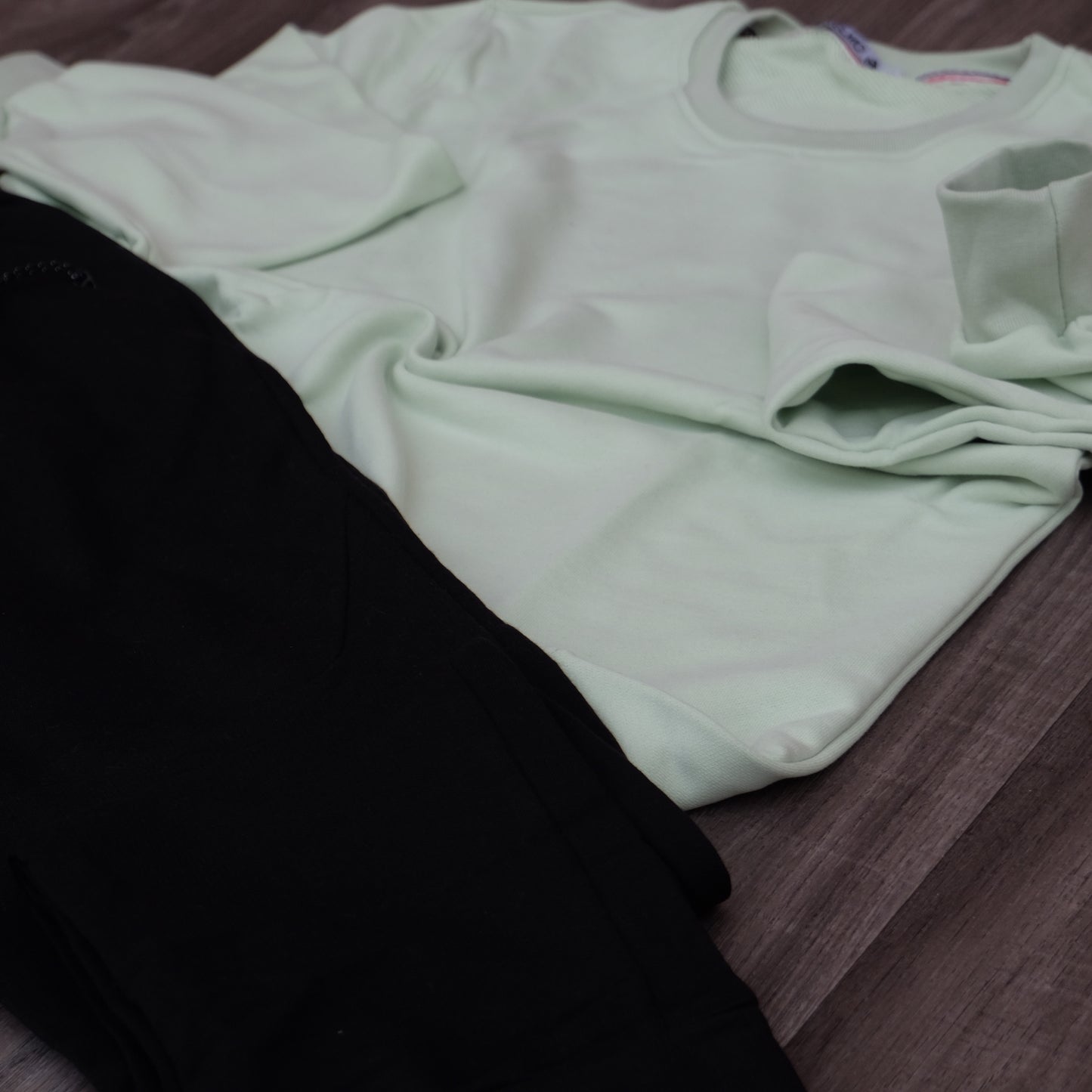 Ensemble Jogging  Beska Noir + Sweat Vert Nil