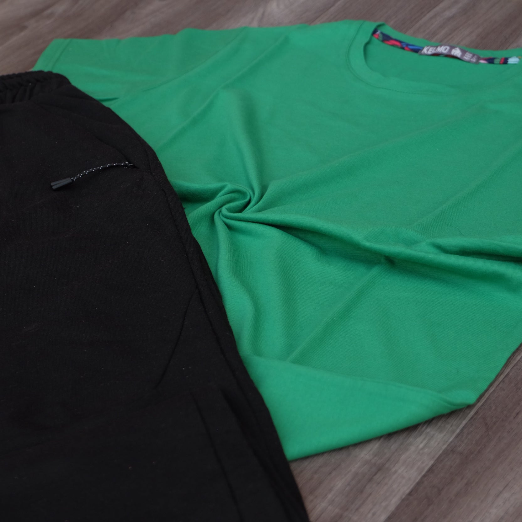 Ensemble Jogging Beska Noir + T-Shirt Vert Raj