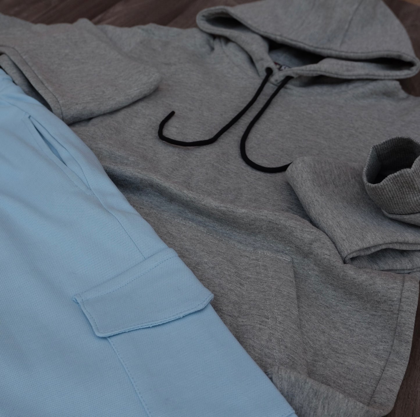 Ensemble Jogging  Cargo Ciel + Capuche Cotton Gris Chine Clair