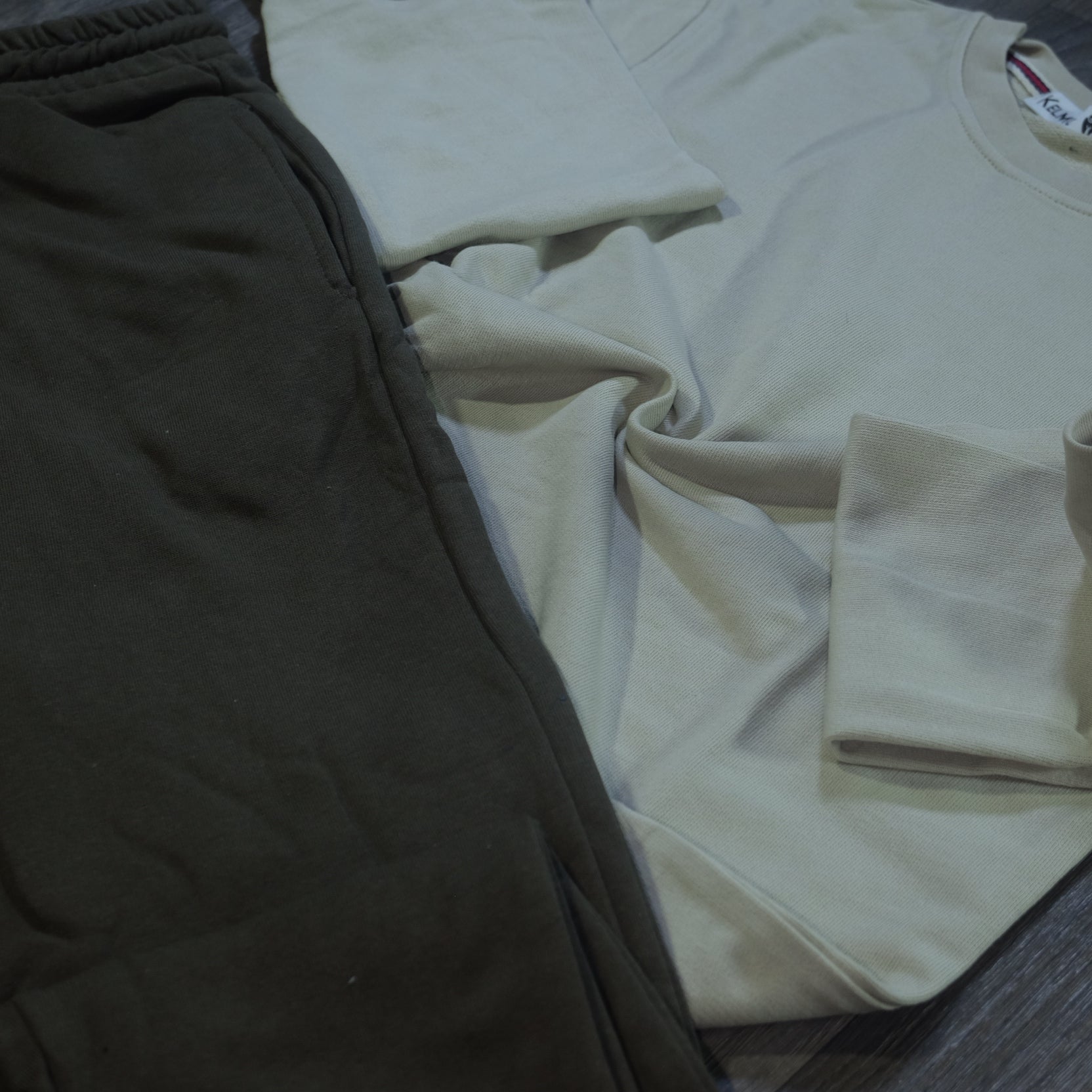 Ensemble Jogging  Kaki + Sweat Beige