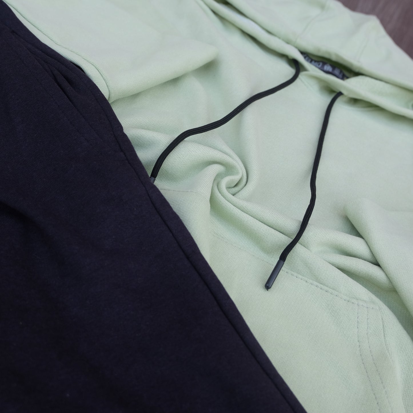 Ensemble Jogging  Noir + Capuche Cotton Vert Nik