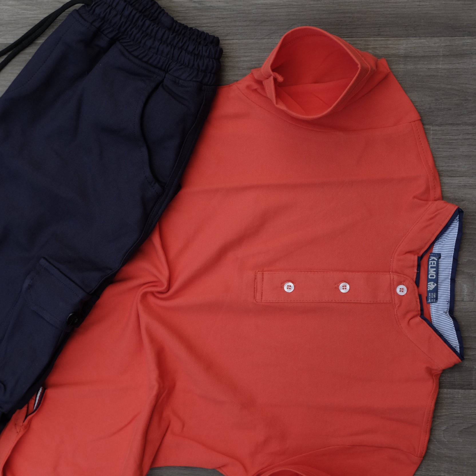 Ensemble Pantalon Cargo Bleu Marine + Polo Mao Orange