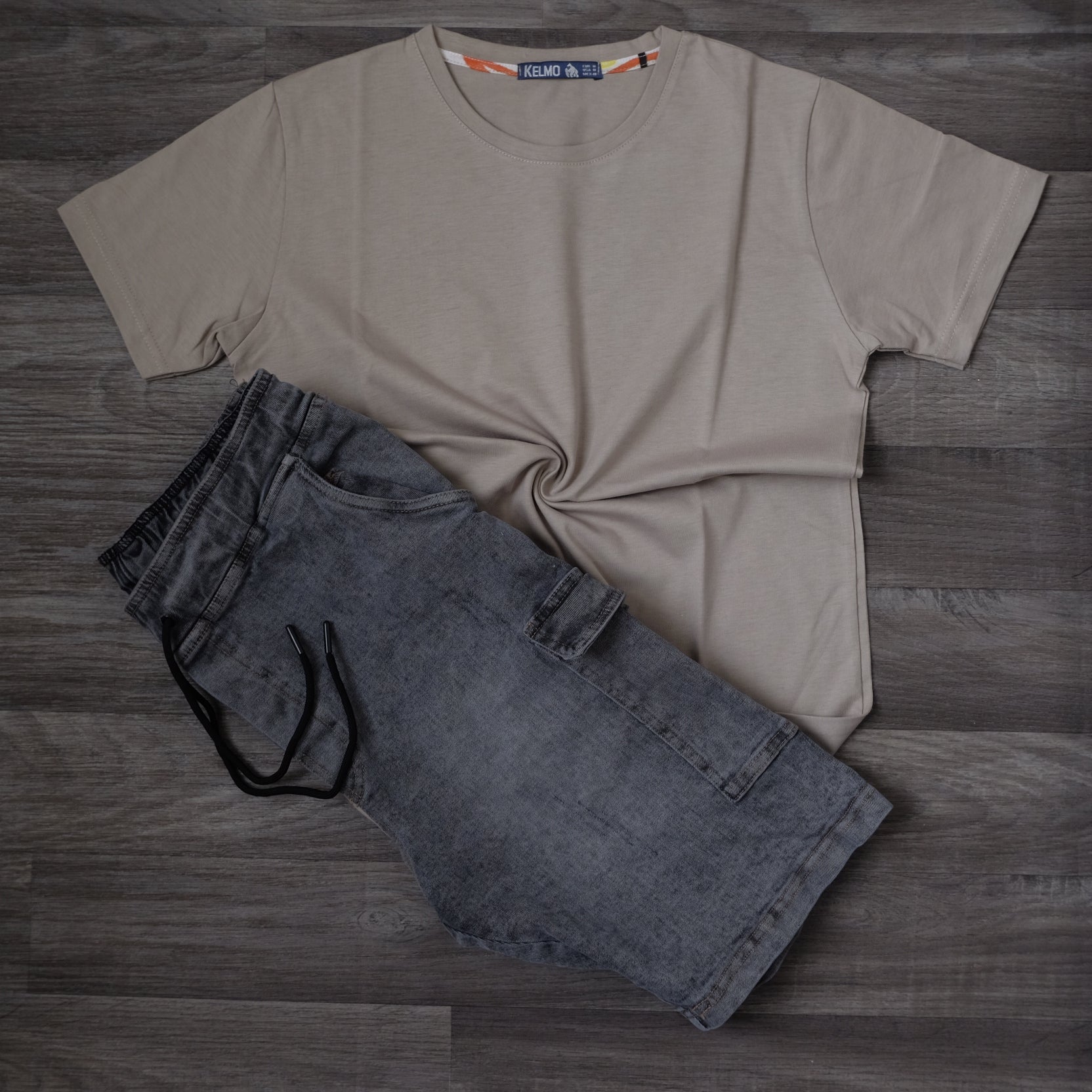 Ensemble Short Cargo Baggy Jeans Délavé Gris  + T-Shirt Beige