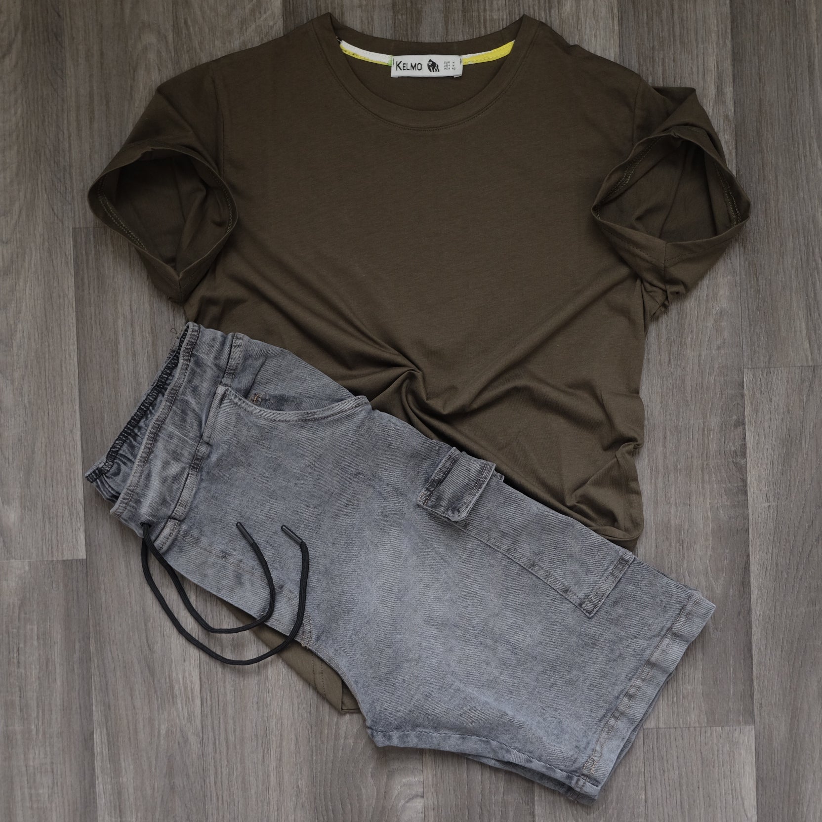 Ensemble Short Cargo Baggy Jeans Délavé Gris  + T-Shirt Kaki Fonce
