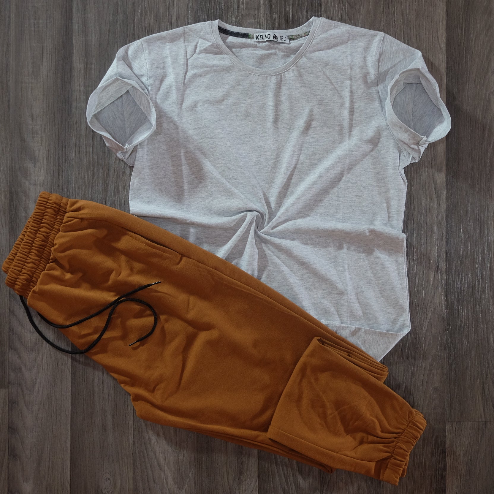 Ensemble T-Shirt Gris Chine Clair + Jogging Marron