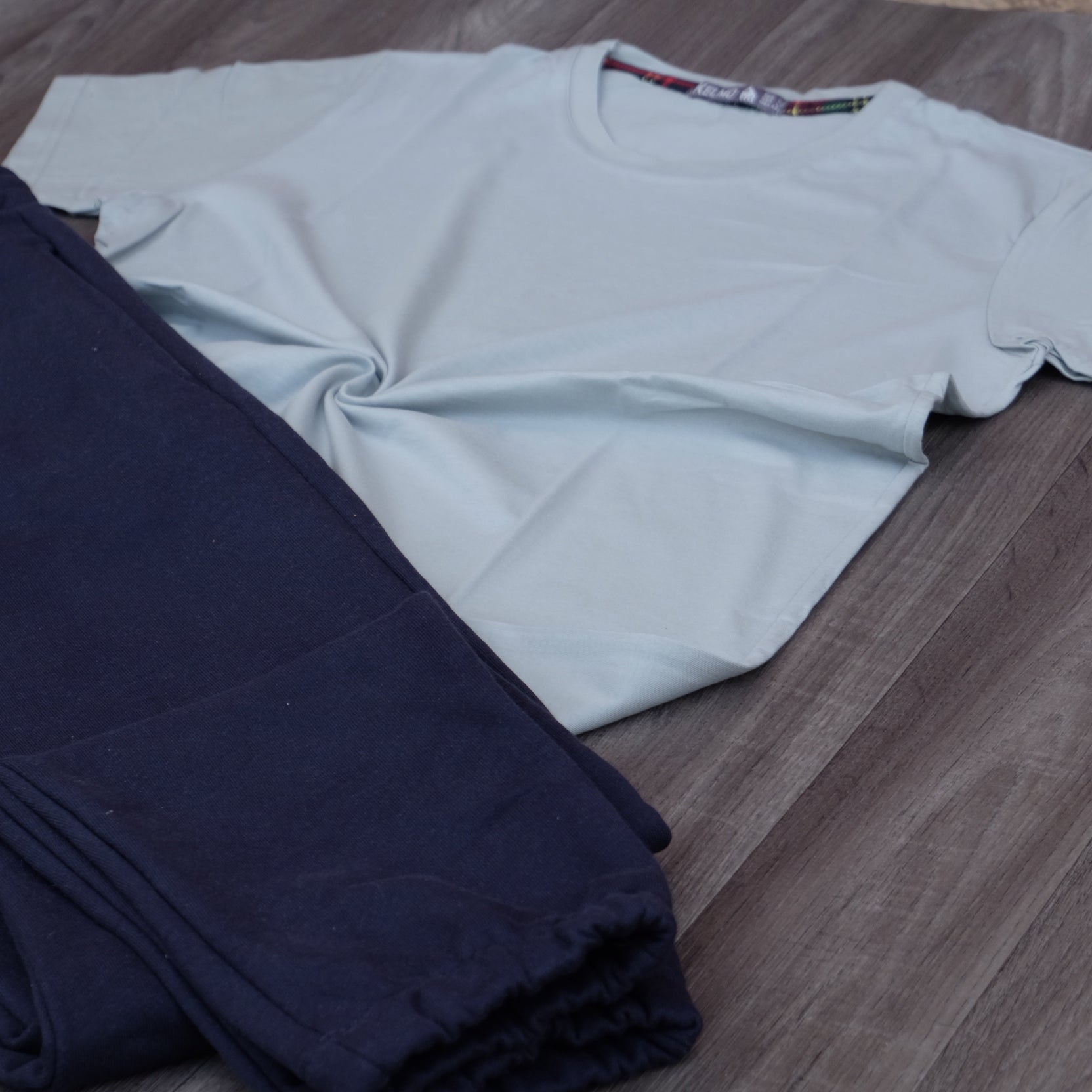 Ensemble T-Shirt Gris Clair + Jogging Bleu Nuit
