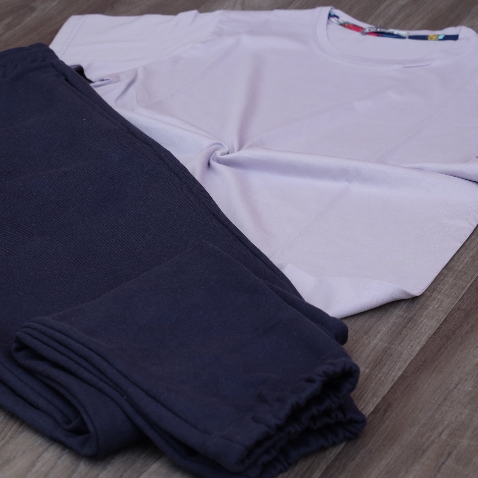 Ensemble T-Shirt Mauve Clair + Jogging Bleu Nuit