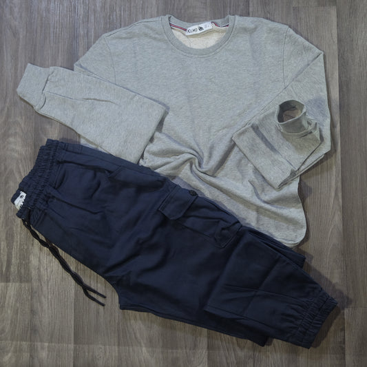 Ensemble Cargo Bleu Marine + Sweat Gris Chine Clair