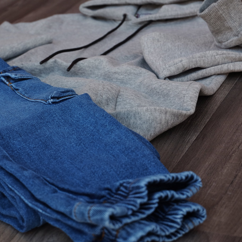 Ensemble Cargo Jeans Délavé Bleu  + Capuche Cotton Gris Chine Clair