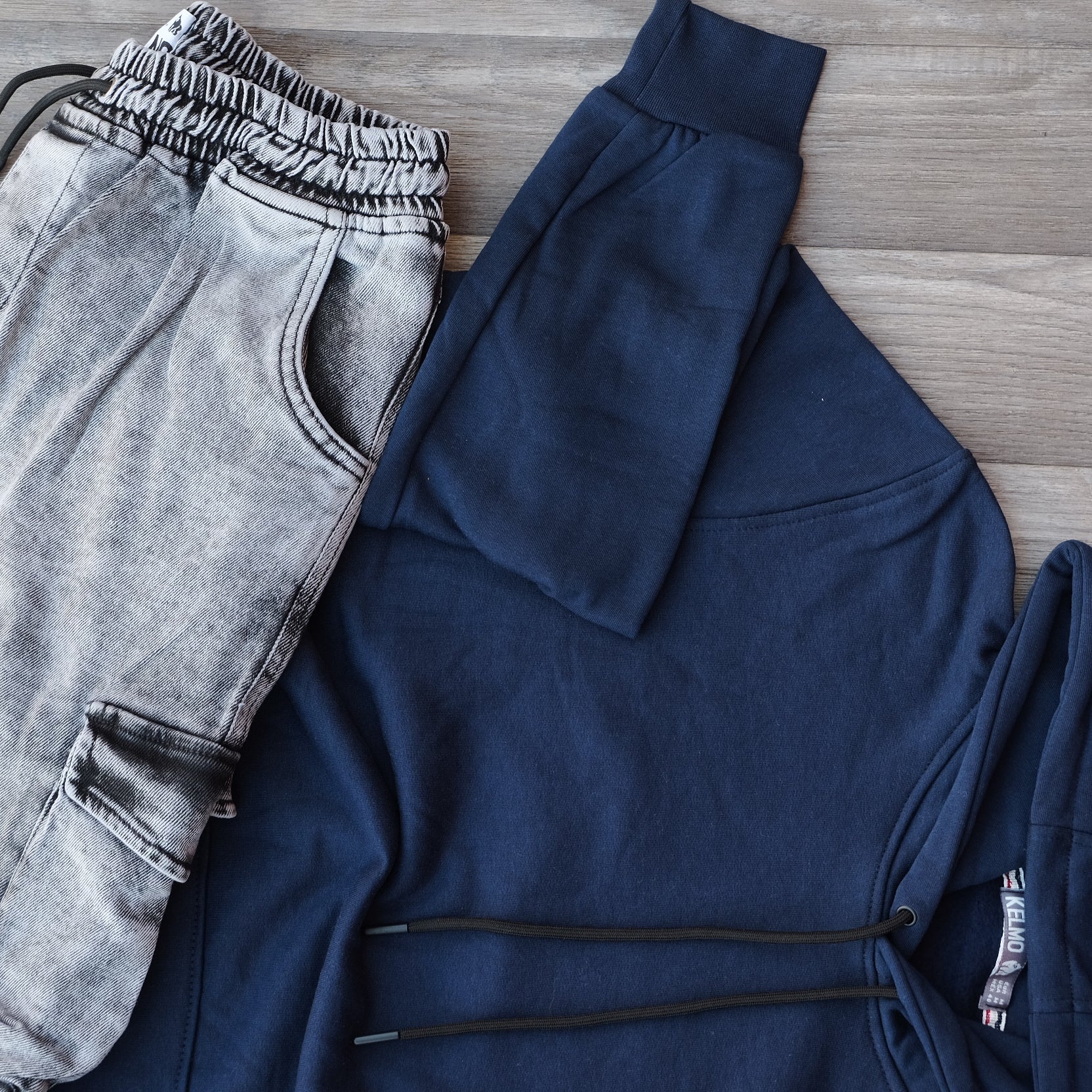 Ensemble Cargo Jeans Délavé Gris  + Capuche Cotton Bleu Marine