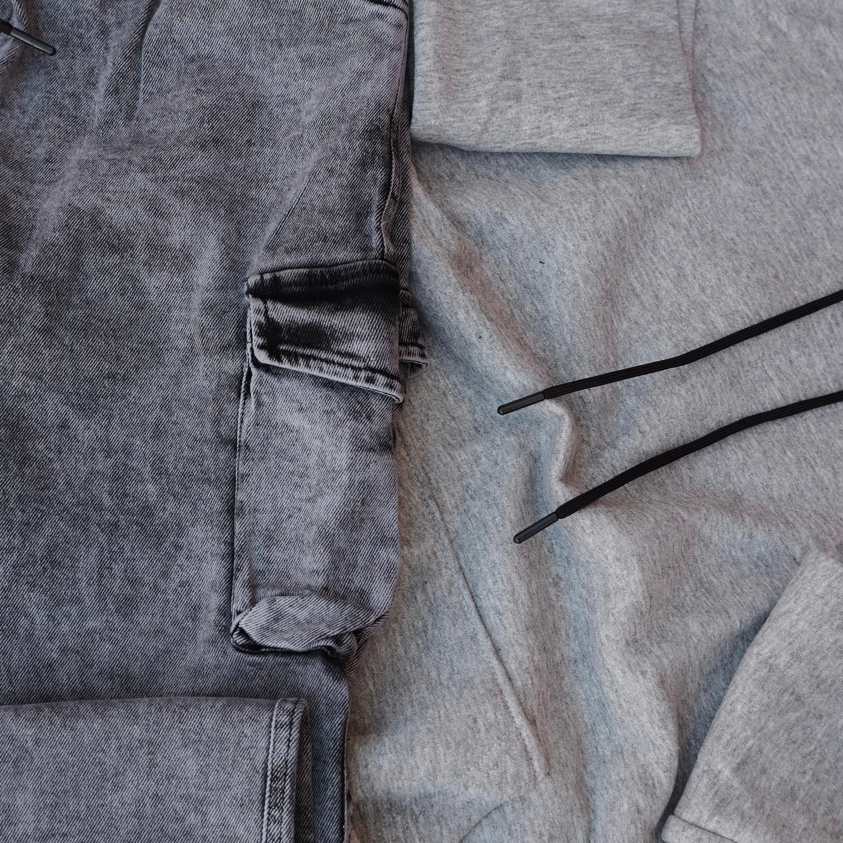 Ensemble Cargo Jeans Délavé Gris  + Capuche Cotton Gris Chine Clair