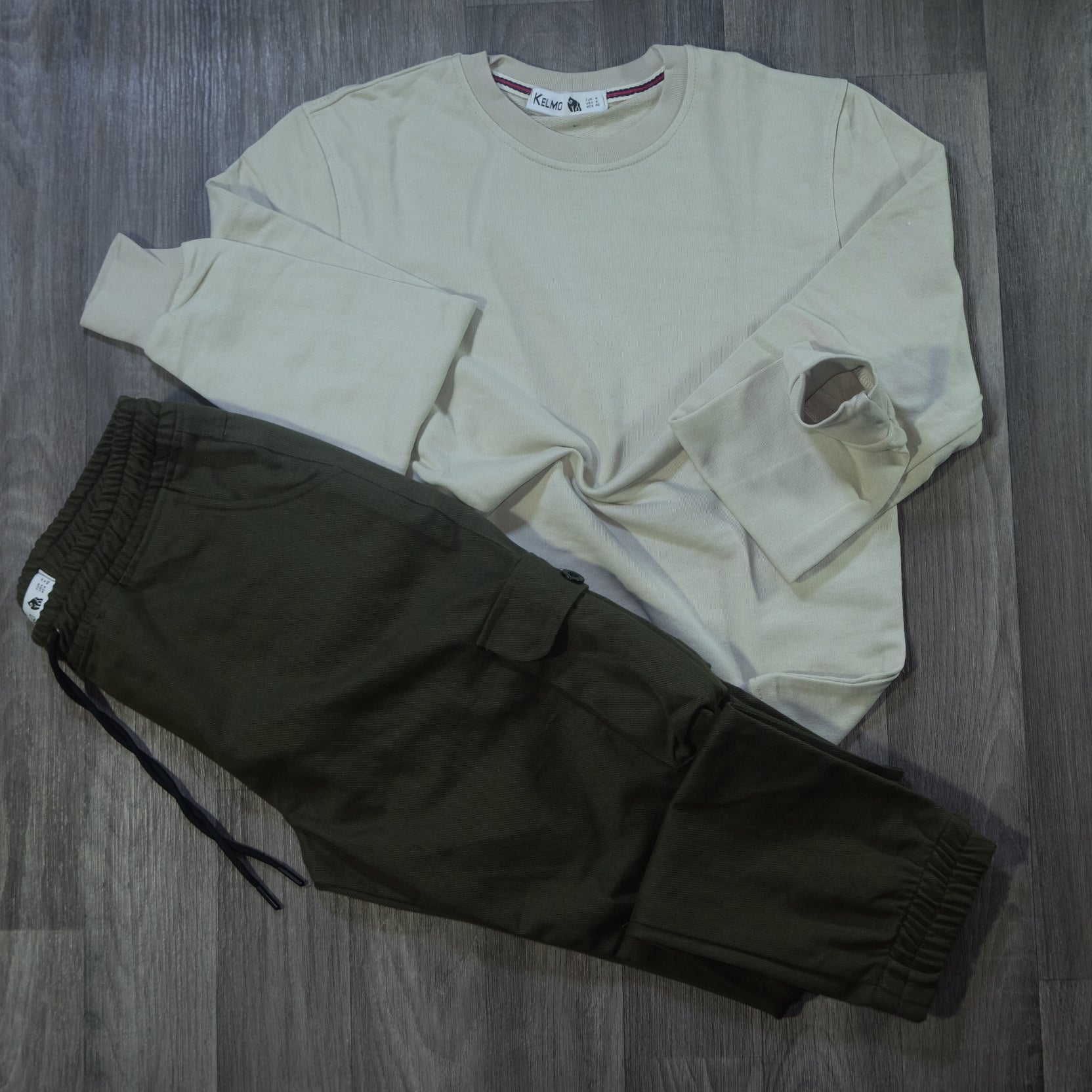 Ensemble Cargo Kaki Fonce + Sweat Beige