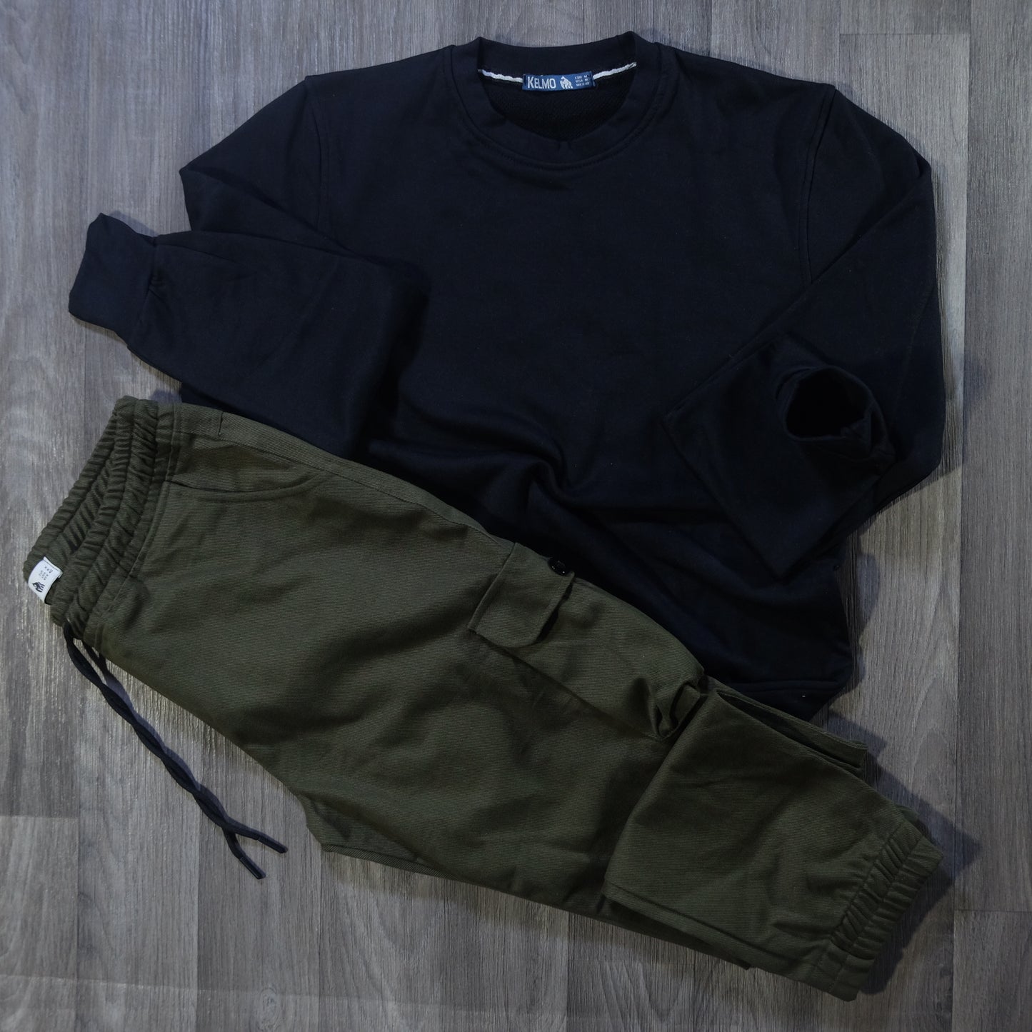 Ensemble Cargo Kaki Fonce + Sweat Noir