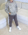 Ensemble Enfant Pantalon Cargo Marron +Sweat a Capuche Camouflage Kaki