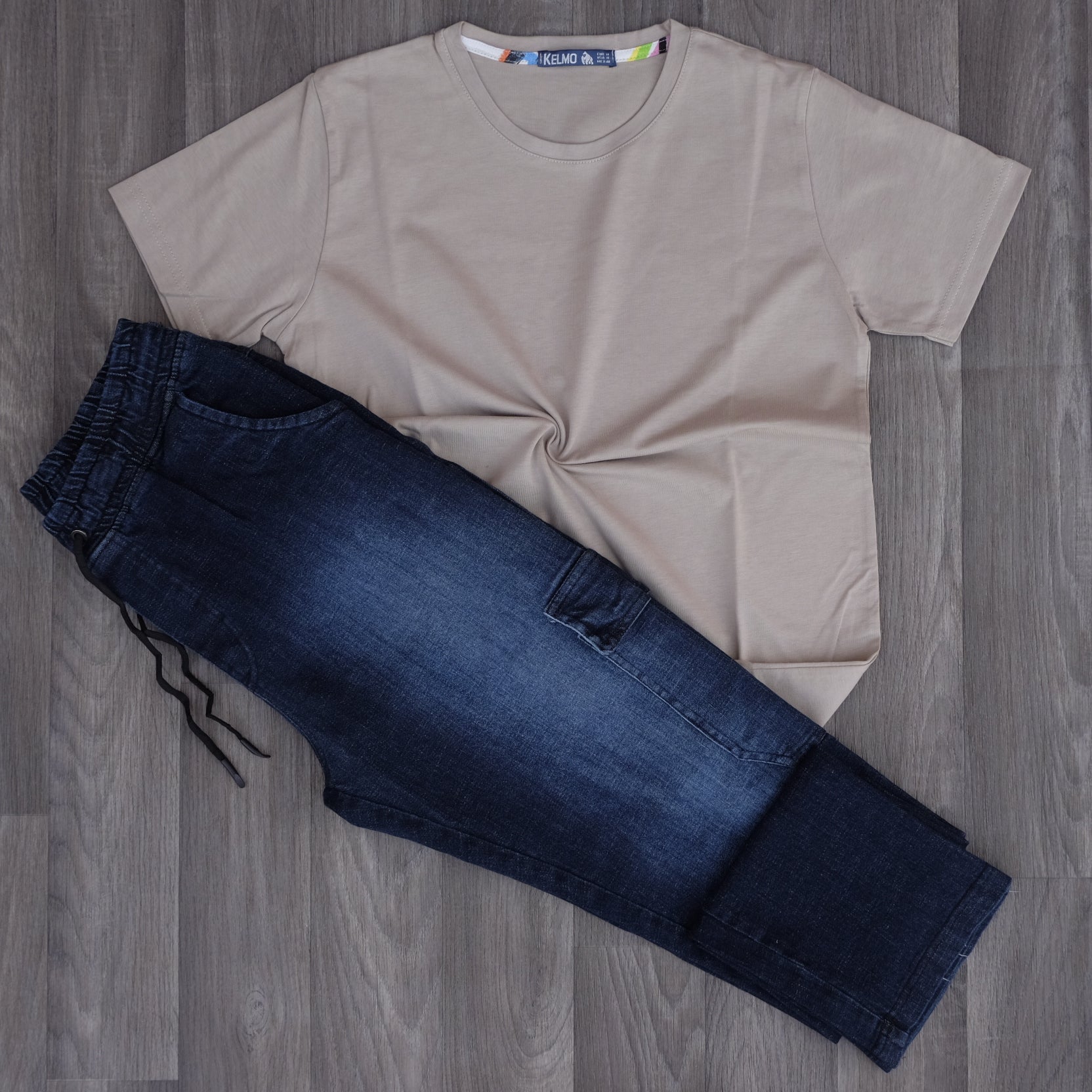 Ensemble Jeans Délavé Bleu Droit + T-Shirt Clair