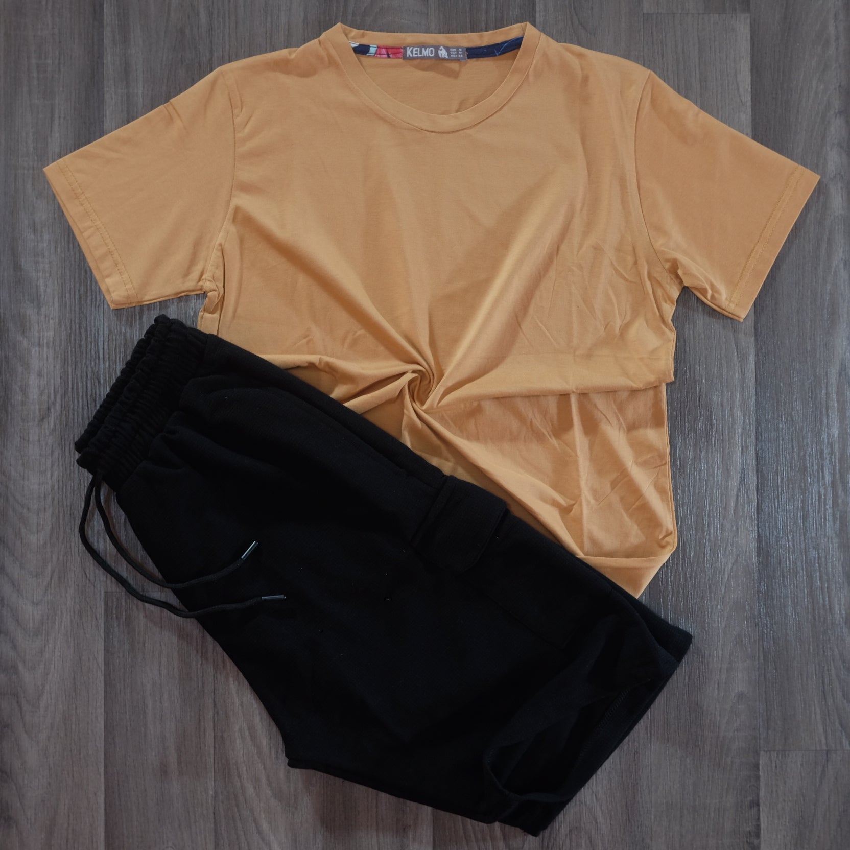 Pack Short Cargo Noir + T-Shirt Saumoun