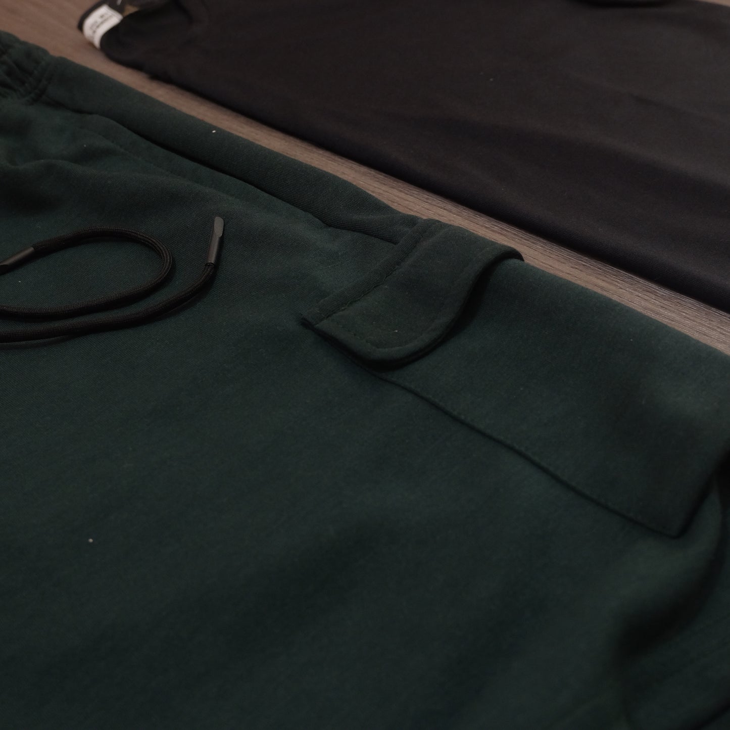 Pack Short Cargo Vert Bouteille  - T-Shirt Noir