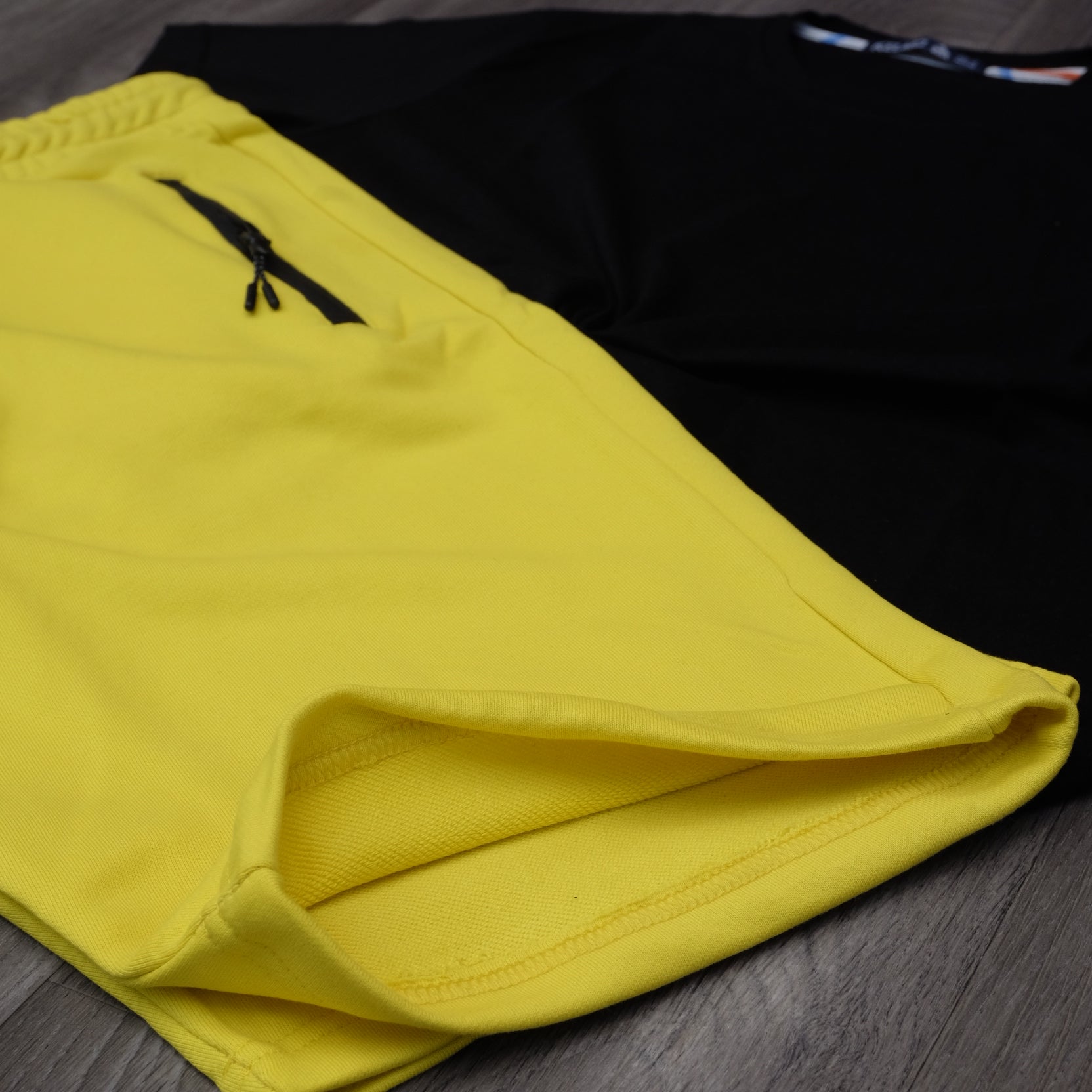 Pack Short Jaune Fluo + T-Shirt Noir