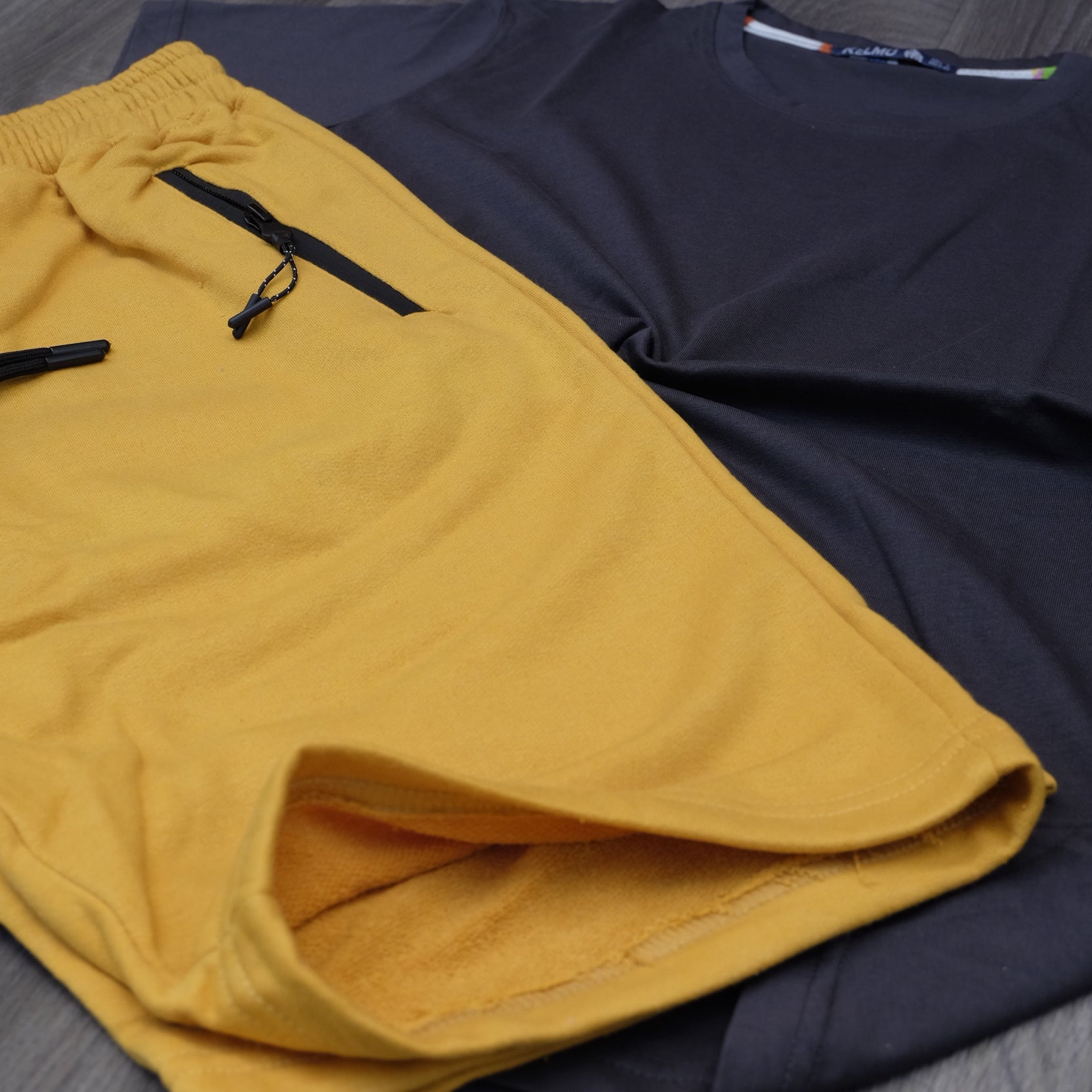 Pack Short Jaune Fonce + T-Shirt Gris Fonce