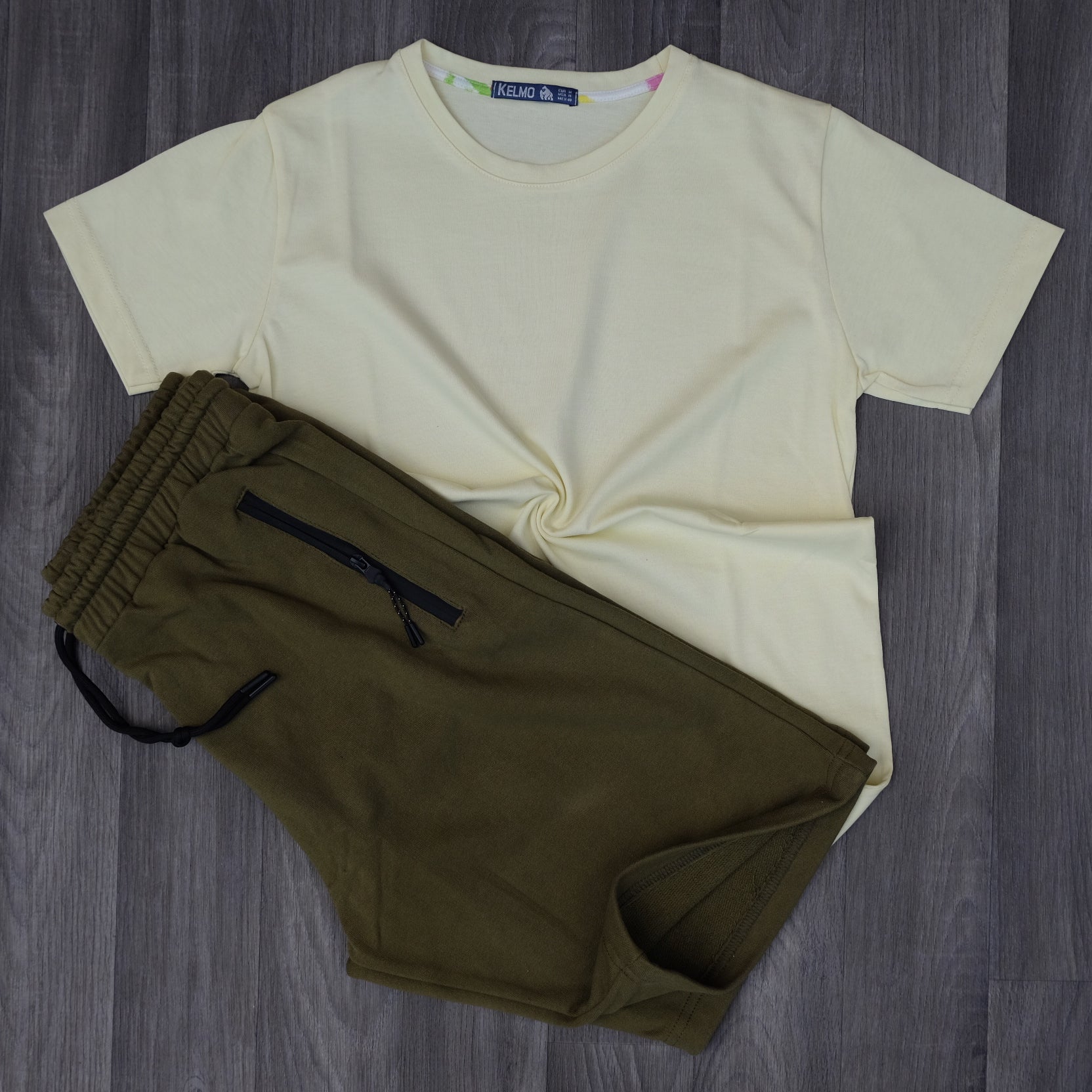 Pack Short Kaki Clair + T-Shirt Jaune Poussin
