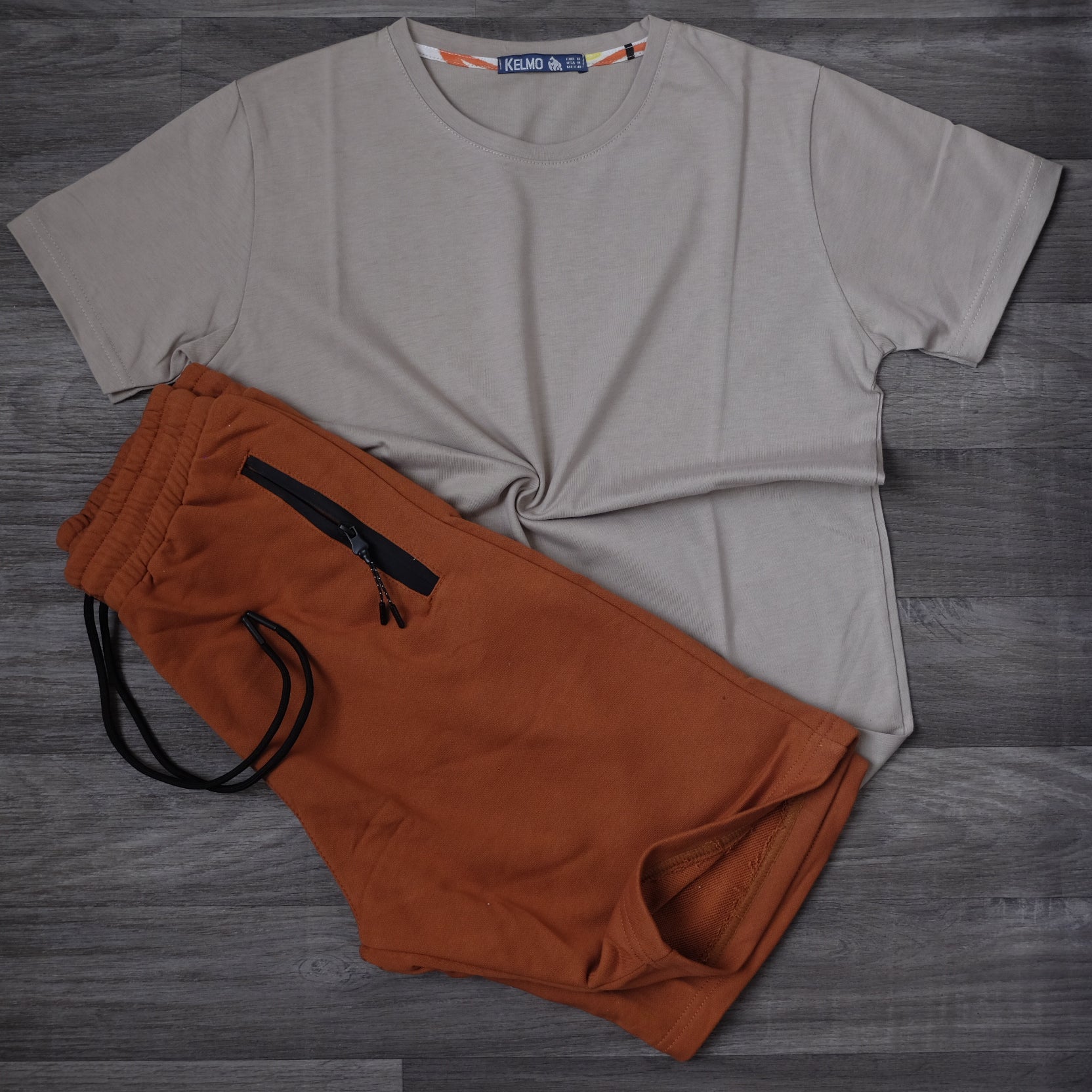 Pack Short Rouge Brique+ T-Shirt Beige Fonce