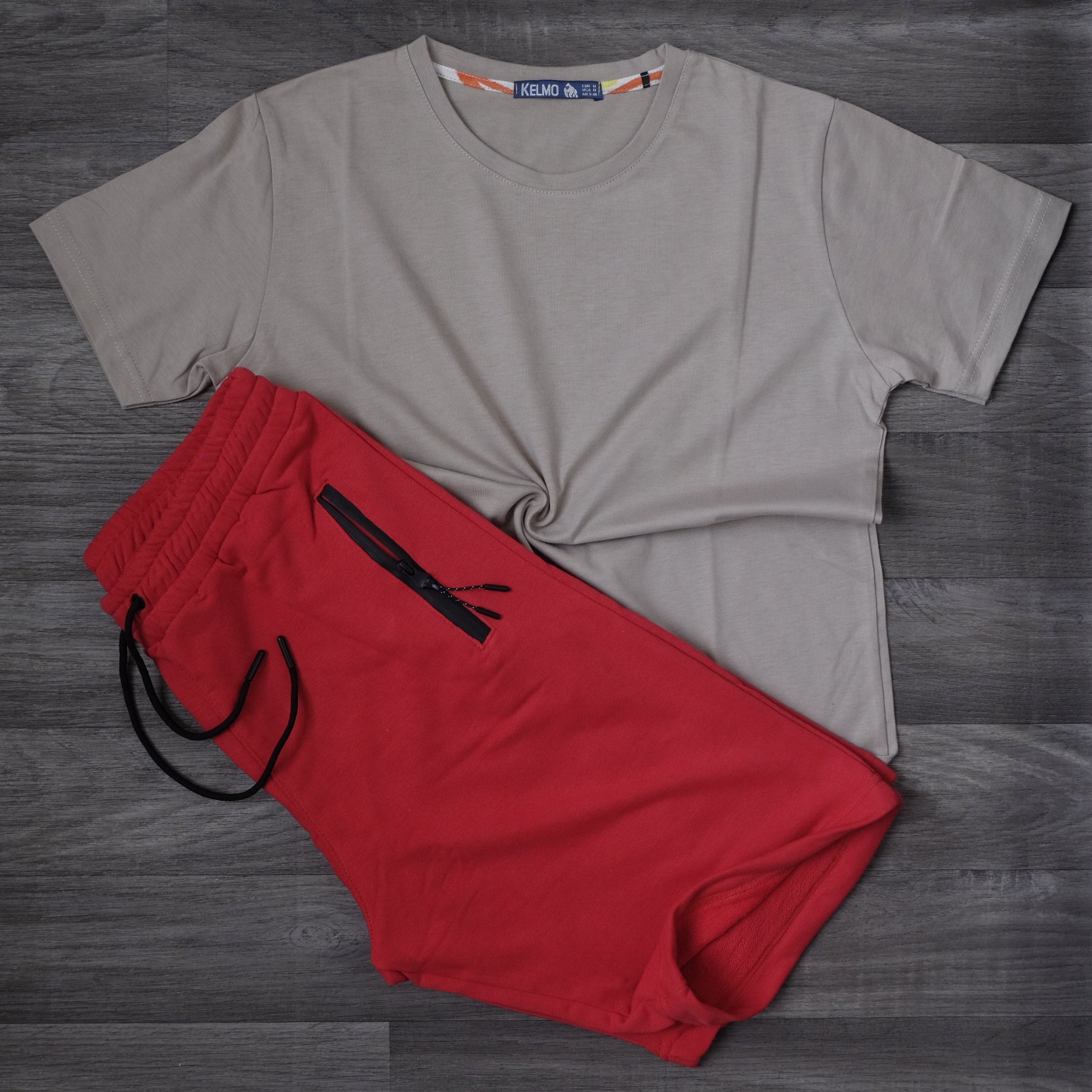 Pack Short Rouge + T-Shirt Beige Fonce