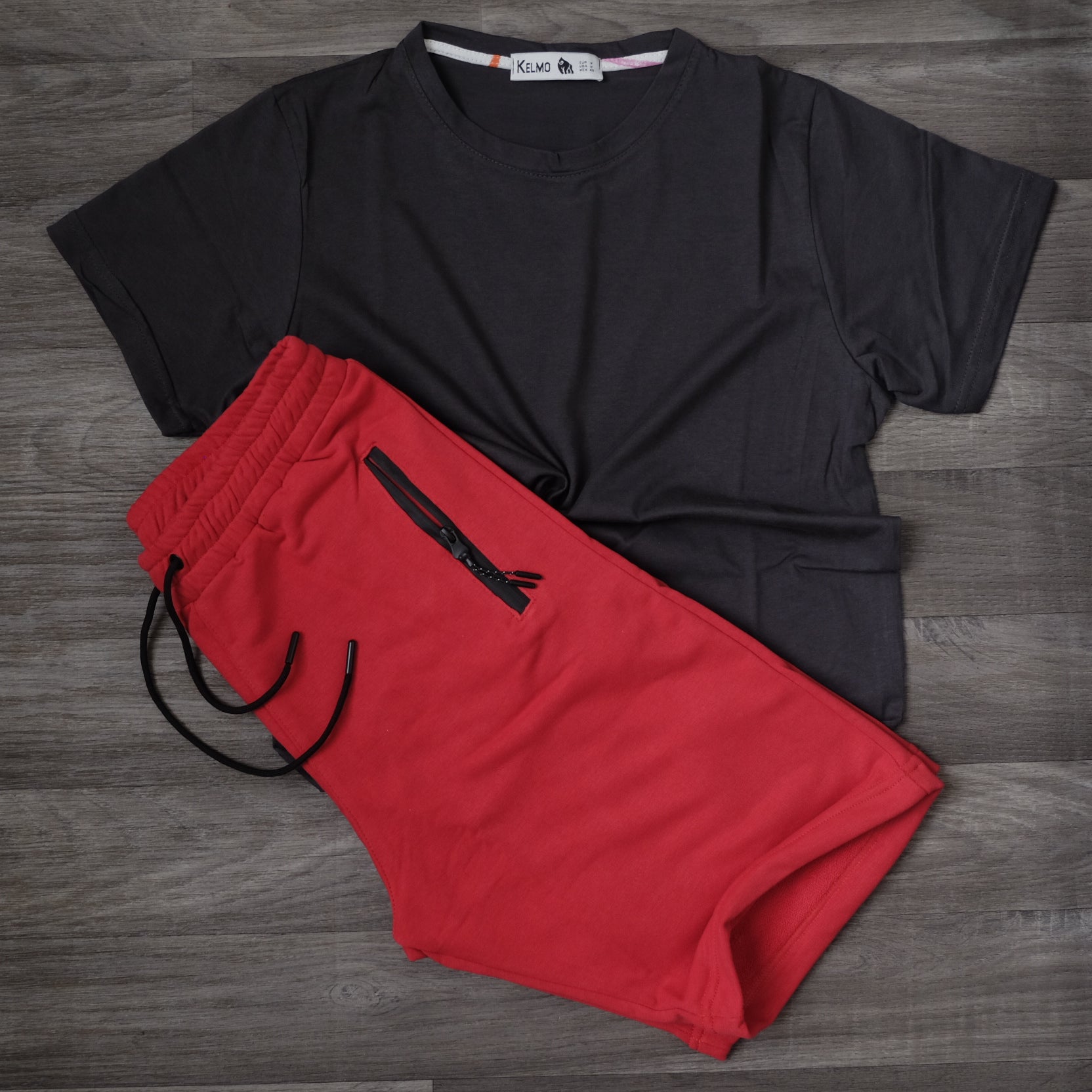 Pack Short Rouge + T-Shirt Gris Fonce