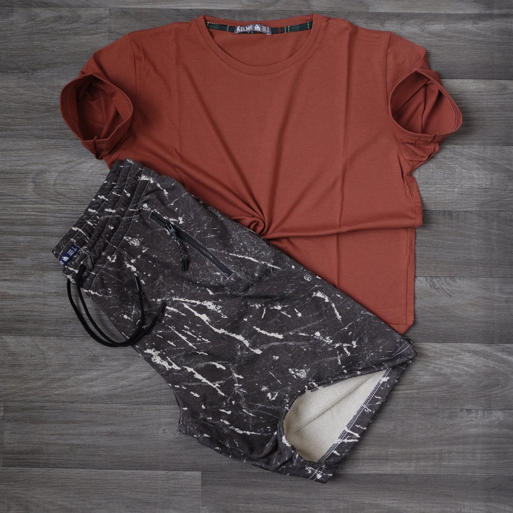 Pack Short Tie Dye Gris Fonce + T-Shirt Rouge Brique