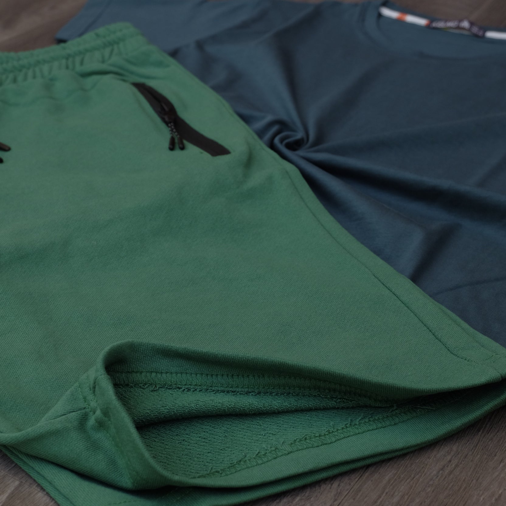 Pack Short Vert Roi + T-Shirt Bleu Canard