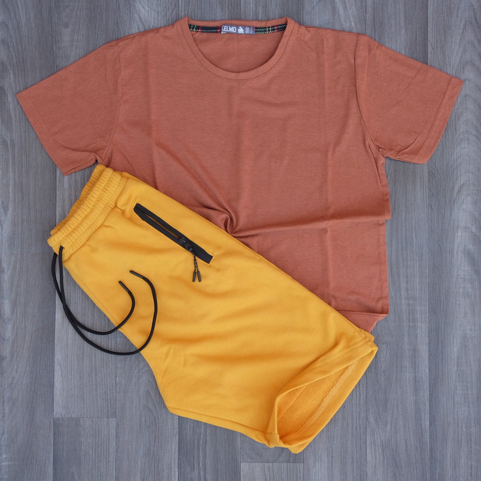 Pack Short Jaune Fonce + T-Shirt Marron Chine