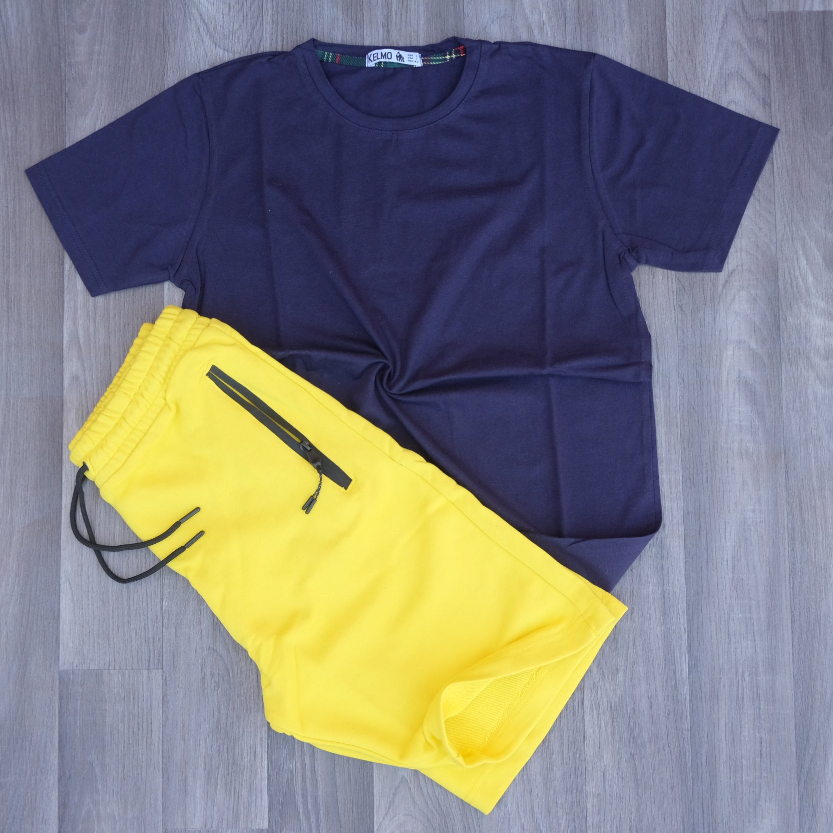 Pack Short Jaune + T-Shirt Bleu Marine