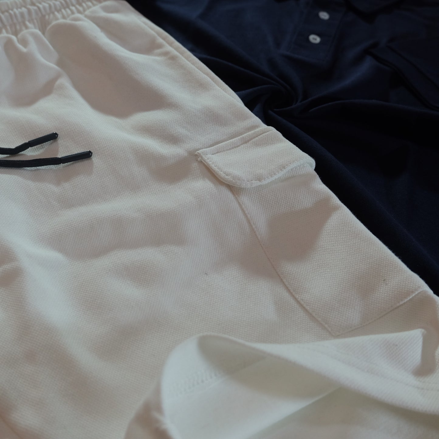 Pack Short Cargo Blanc + Polo Bleu Marine