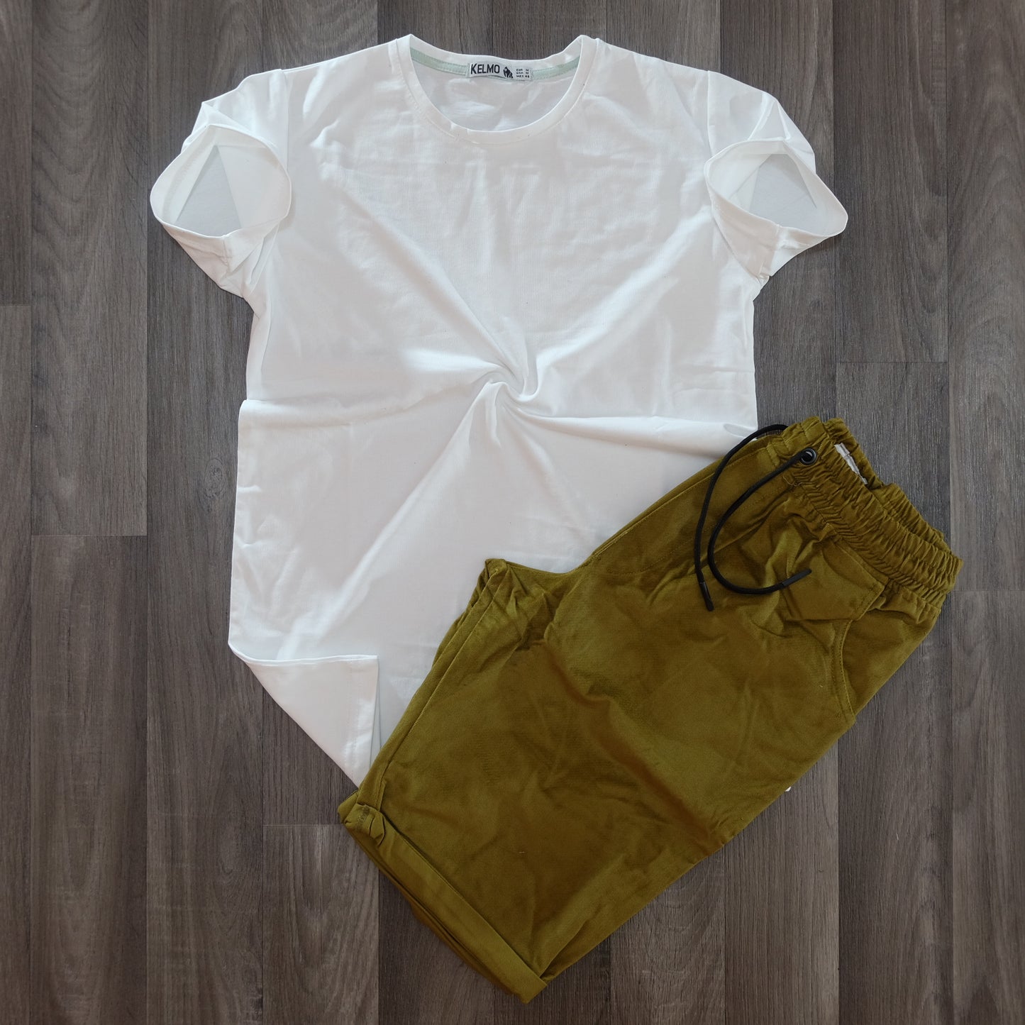 Pack Short en Toile Unie Taba + T-Shirt Blanc